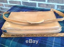 VINTAGE 1970's DISTRESSED BASEBALL GLOVE LEATHER SURFACE PRO BRIEFCASE BAG R$598