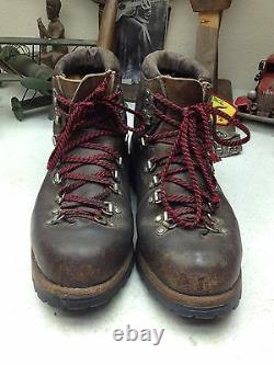 Vintage Vasque Distressed USA Brown Leather Lace Up Mountaineer Boss Boots 9 D