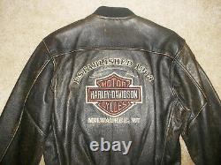 Nouveau Vtg Harley Est. 1903 Bar & Shield Bombardeur De Moto Lettre Distrait Jacket