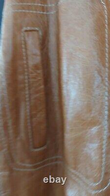 Veste en cuir classique pour homme de la collection métropolitaine italienne de couleur tan.