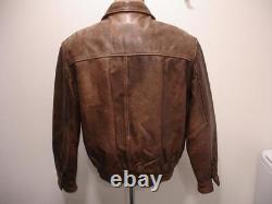 Veste en cuir marron vieilli de style A-2, de vol et bombardier isolé de Mens S Wilsons